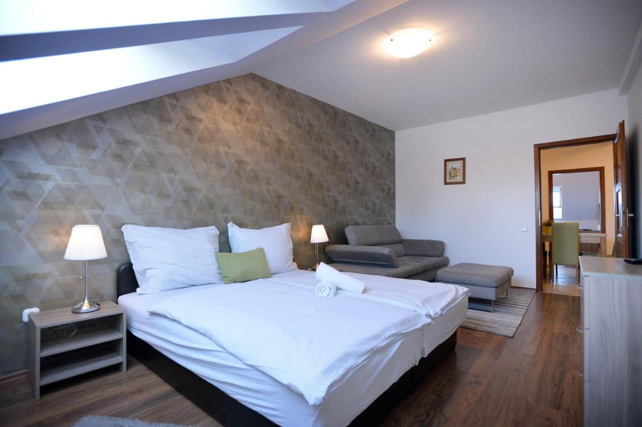 Corner Apartman Eger Exterior foto